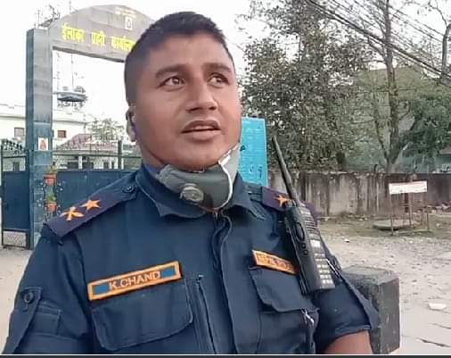घरबाट बाहिर निस्कनै पर्ने भएमा प्रहरीकाे सहयाेग लिनुहाेस-डि.एस.पि.चन्द