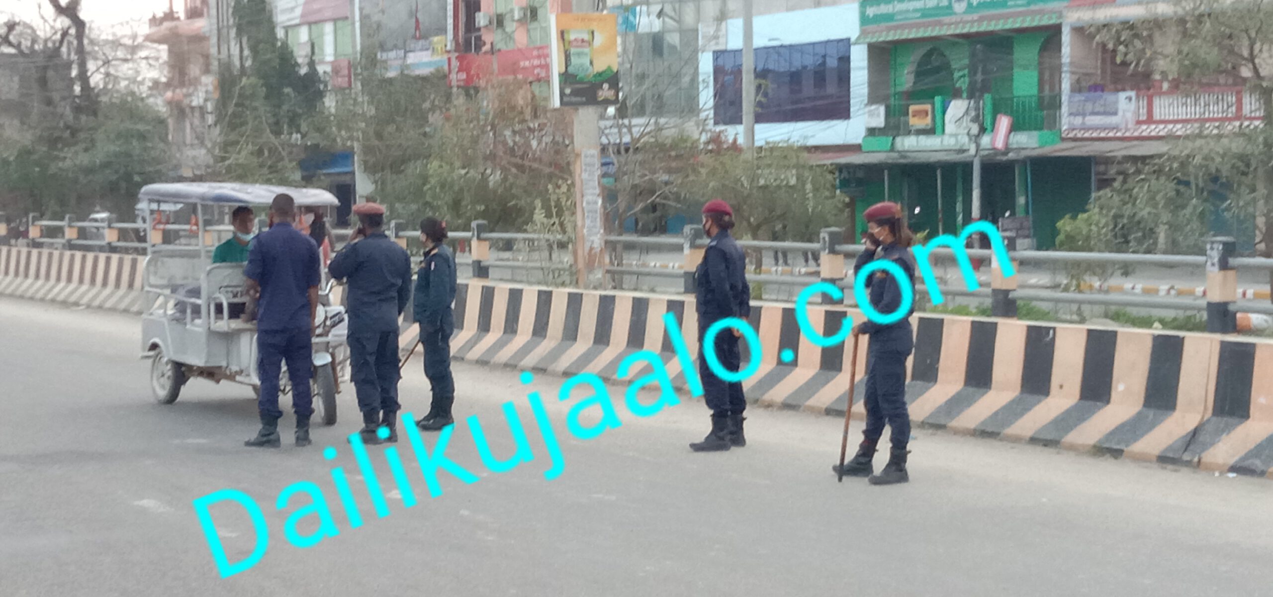 राती १२ बजे देखी जनता कर्फ्यु, घरबाट बाहिर ननिस्कन प्रहरीकाे अनुराेध