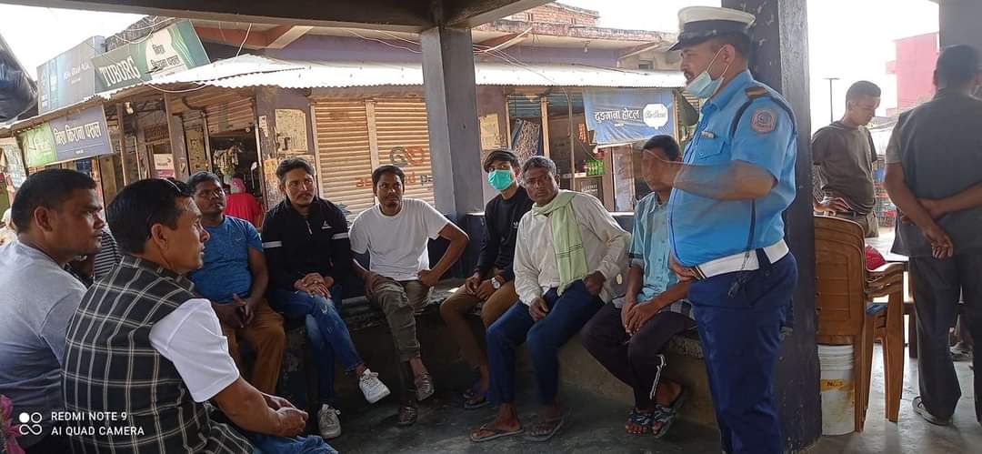 बाँकेकाे काेहलपुर र खजुरामा ट्राफिक सचेतना कार्यक्रम