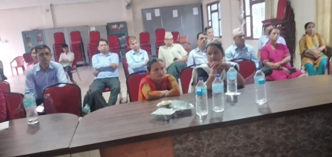 काेहलपुरमा स्थानीय पाठ्यक्रमकाे मस्याैदा माथि छलफल तथा सुझाव संकलन