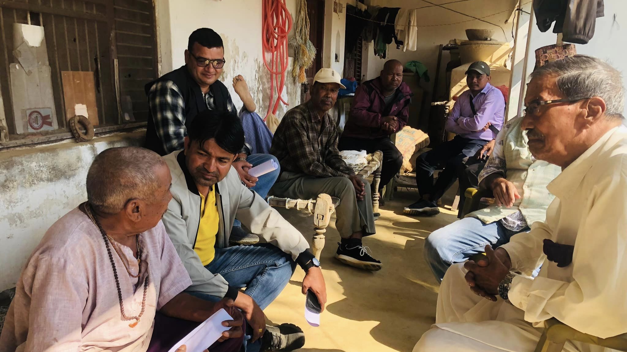 एमालेका उमेदवार  जिताउन कस्सिए पुर्वमन्त्री फत्तेसिंह थारु